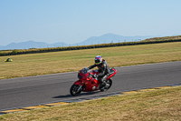 anglesey-no-limits-trackday;anglesey-photographs;anglesey-trackday-photographs;enduro-digital-images;event-digital-images;eventdigitalimages;no-limits-trackdays;peter-wileman-photography;racing-digital-images;trac-mon;trackday-digital-images;trackday-photos;ty-croes